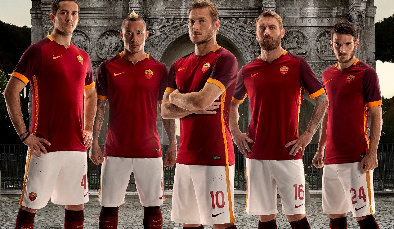 AS-Roma-2015-2016-Nike-Home-Kit-9