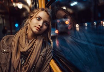 girl-sorrow-go-home-window-bus-reflection-rain-winter-night
